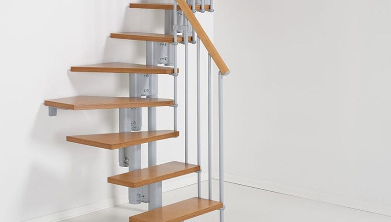 Проектирование и производство металлических лестниц для квартир